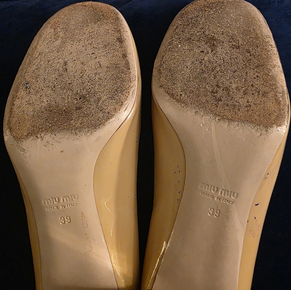 MIU MIU Patent leather Pumps. Size 39 (US 9) - Picture 10 of 12